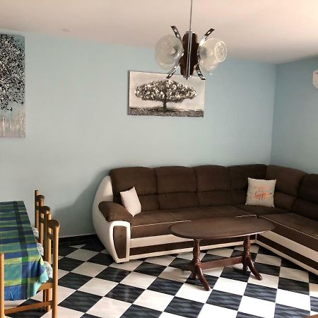 Mundial Apartments Njivice Kültér fotó