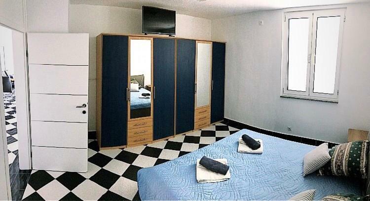 Mundial Apartments Njivice Kültér fotó