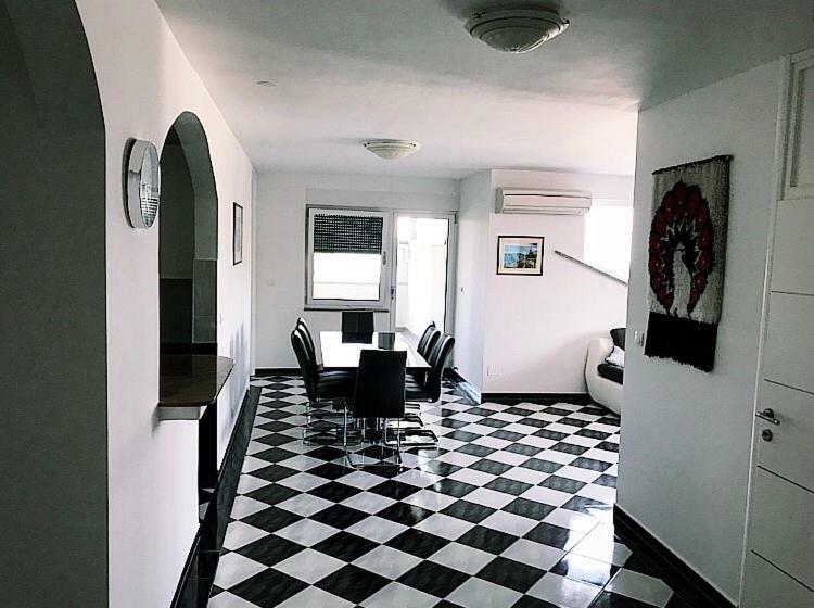 Mundial Apartments Njivice Kültér fotó