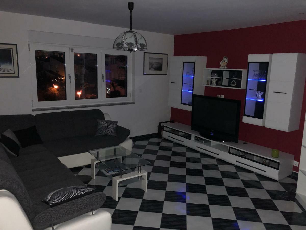 Mundial Apartments Njivice Kültér fotó