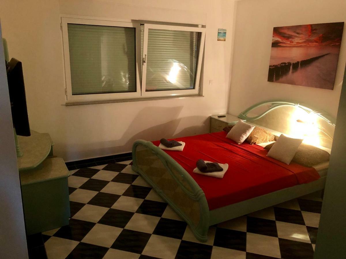 Mundial Apartments Njivice Kültér fotó